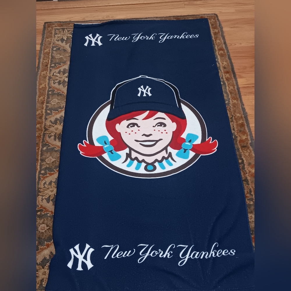 Wendy's New York Yankees Beach Towel Logo 2023 6/17 SGA Yankee Stadium